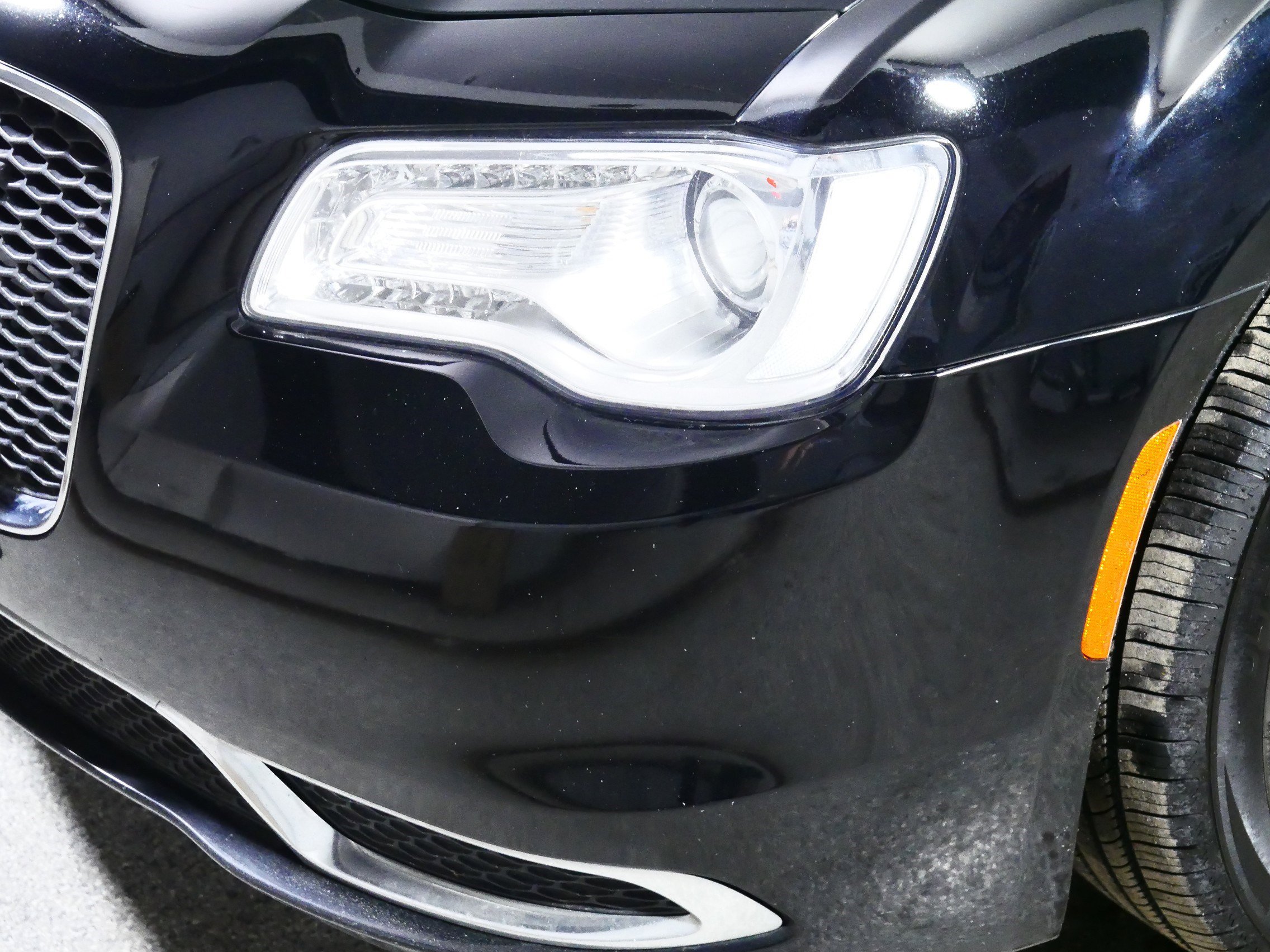 Used 2022 Chrysler 300 Touring image 16