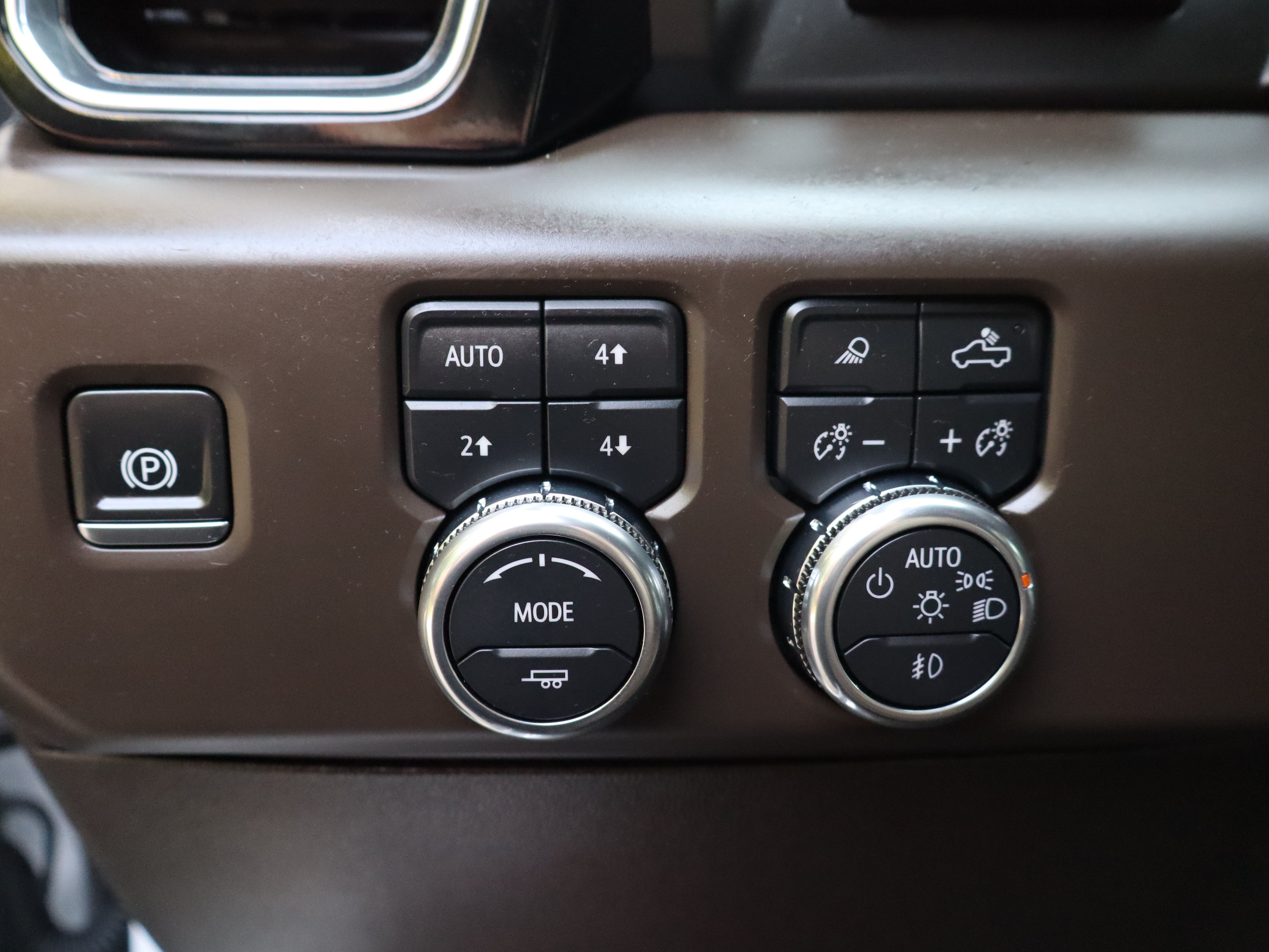 Used 2025 GMC Sierra 2500 Denali w/ Denali Reserve Package AWD/4WD image 27