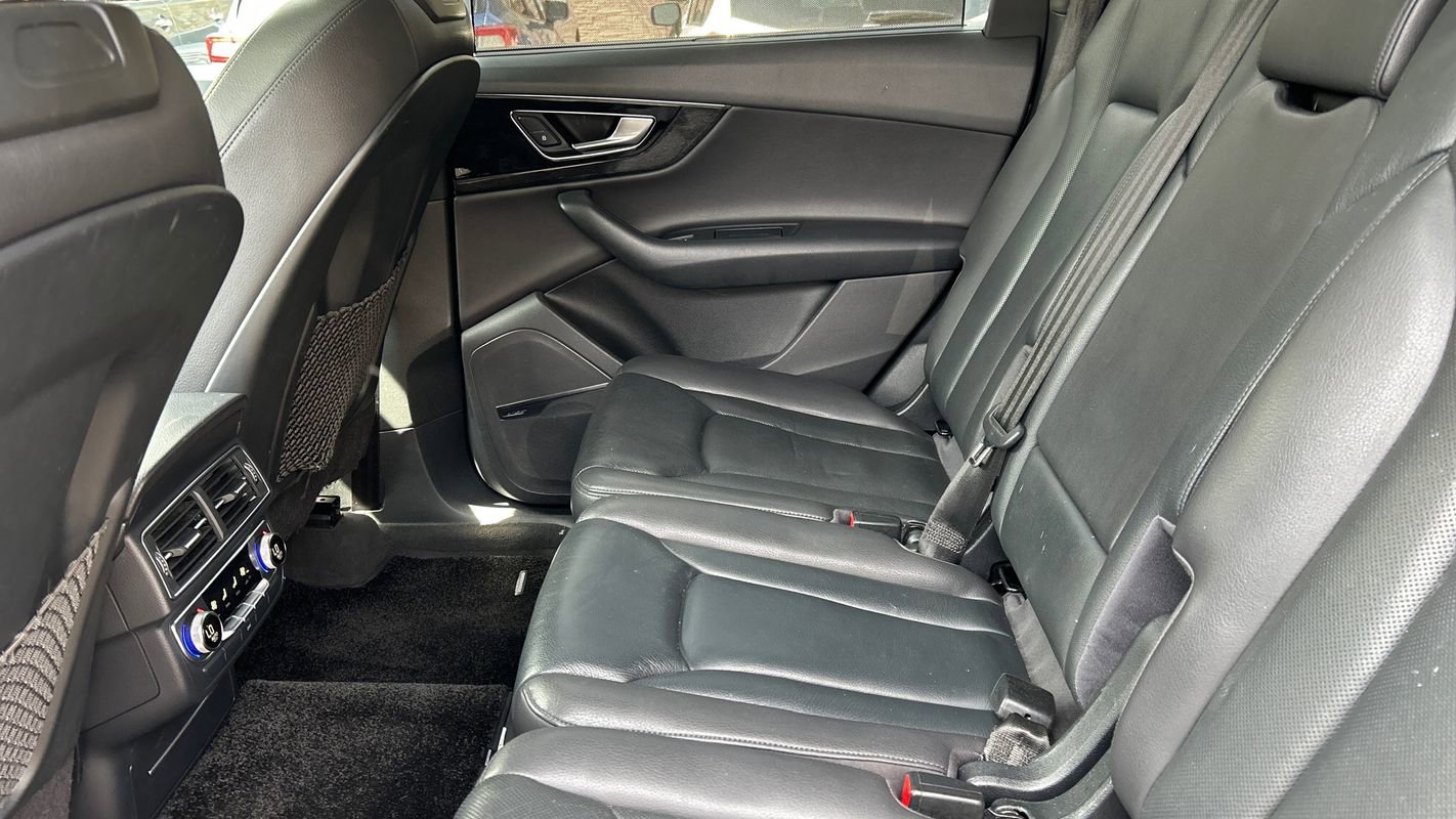 Used 2017 Audi Q7 3.0T Premium Plus w/ Premium Plus Package image 8