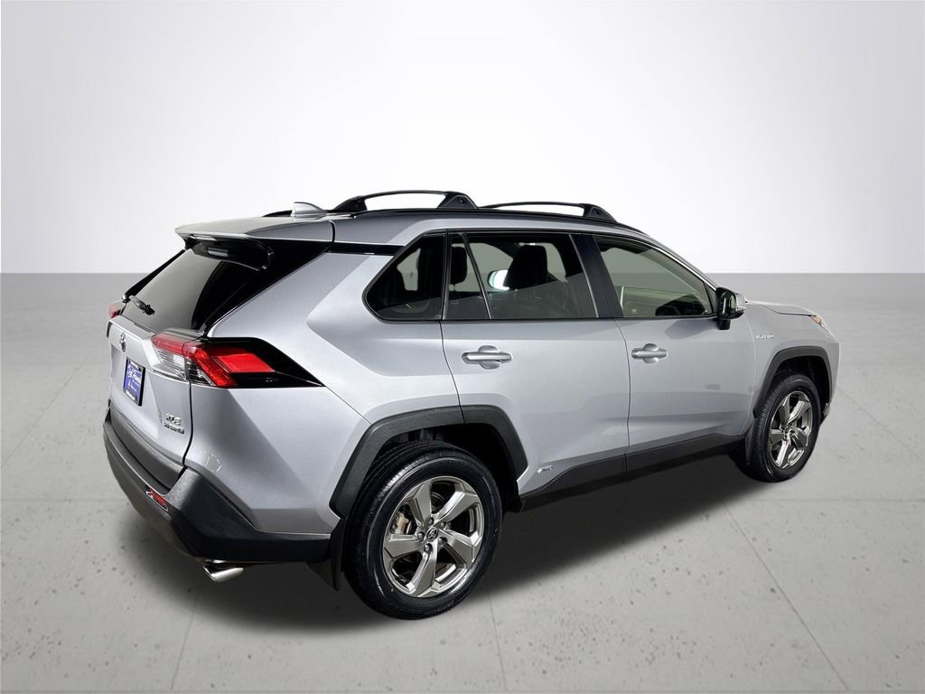Used 2021 Toyota RAV4 XLE Premium image 6