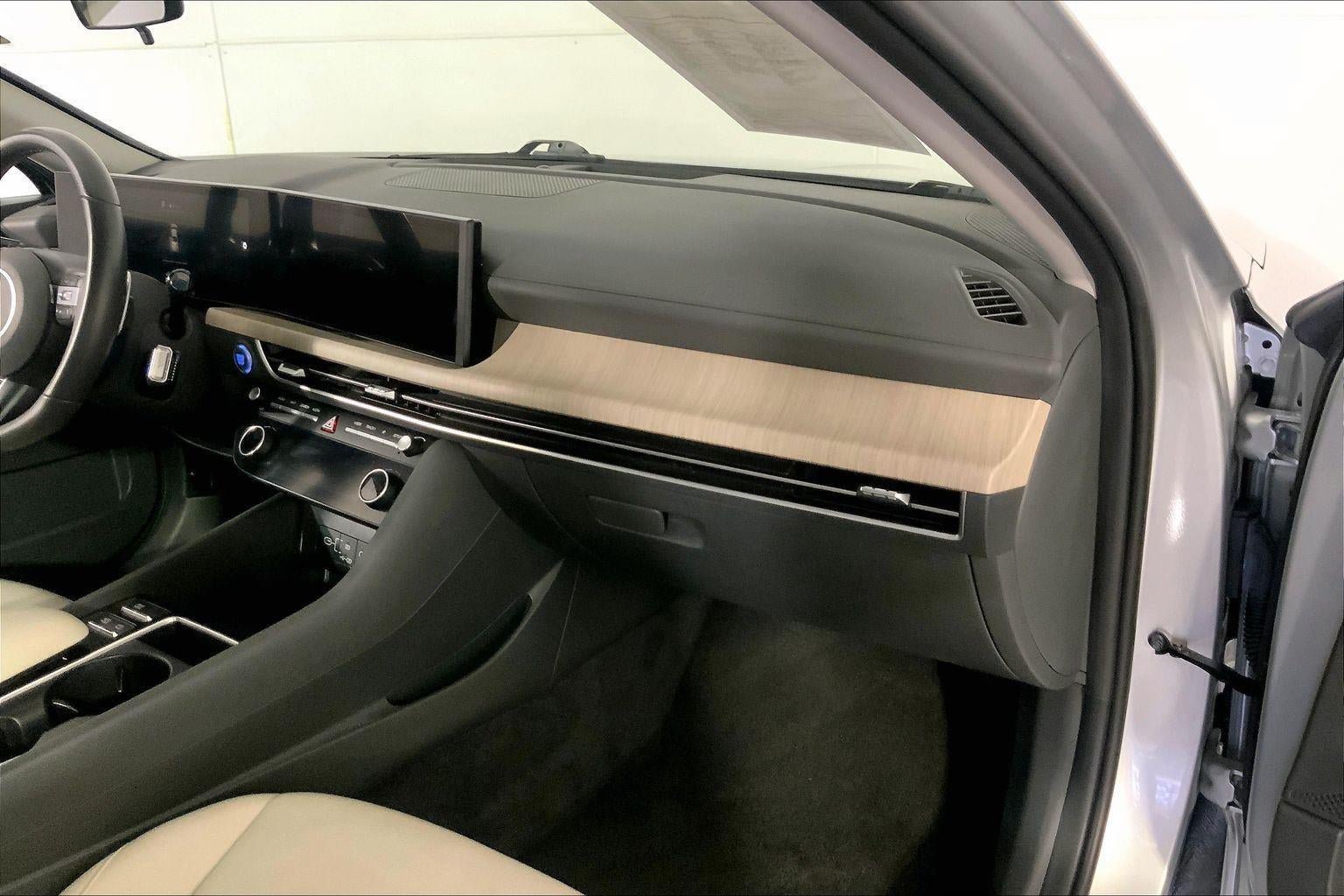 Used 2025 Hyundai Sonata SEL FWD image 16