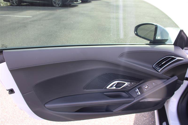 Used 2018 Audi R8 V10 w/ Carbon Exterior Package image 31