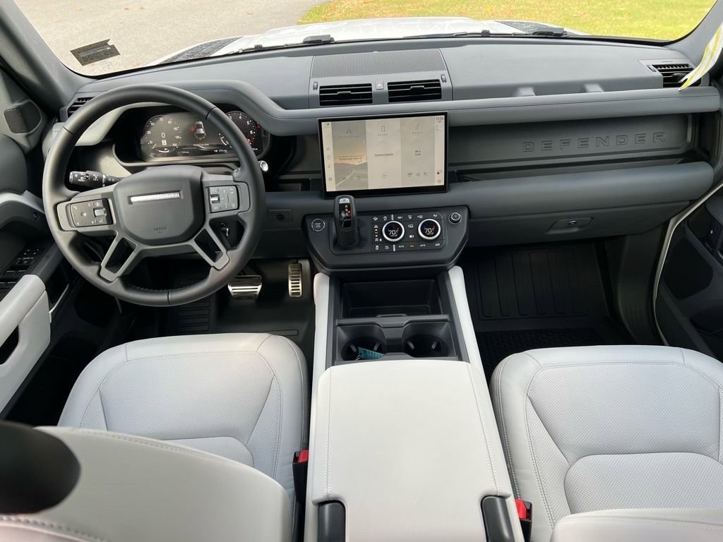 New 2025 Land Rover Defender 110 X-Dynamic SE image 28