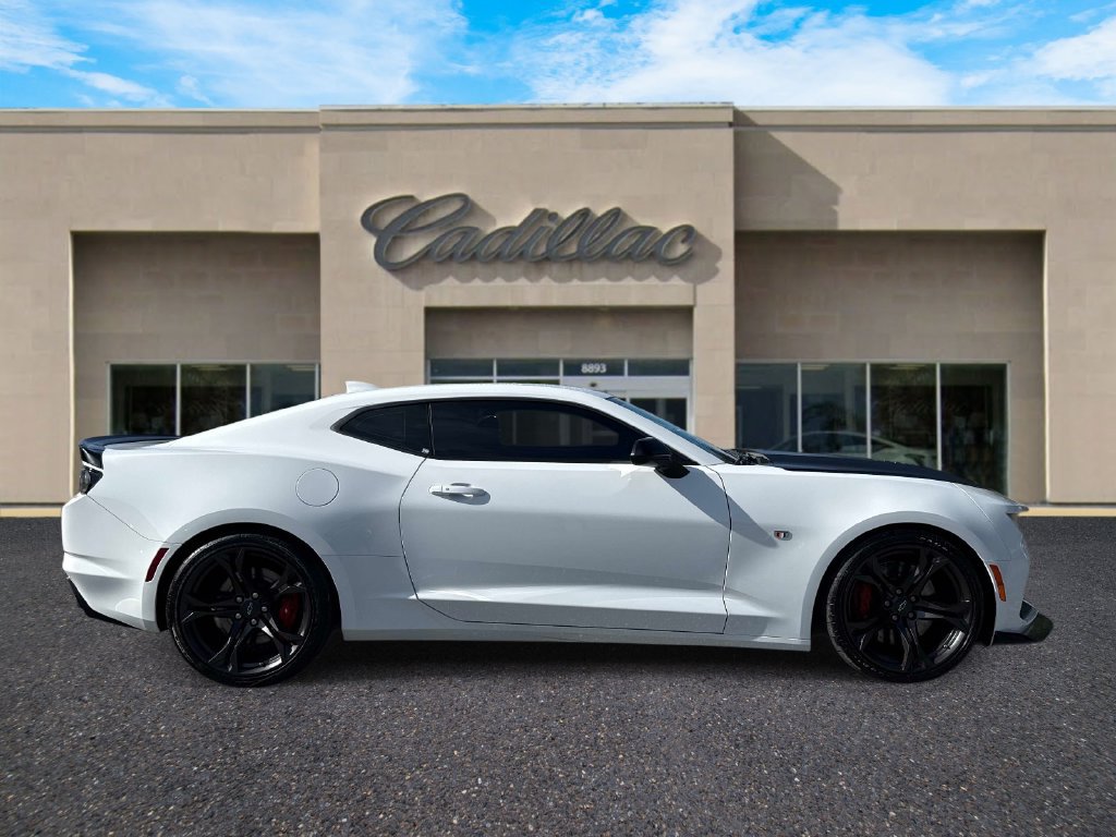 Used 2023 Chevrolet Camaro SS RWD image 2