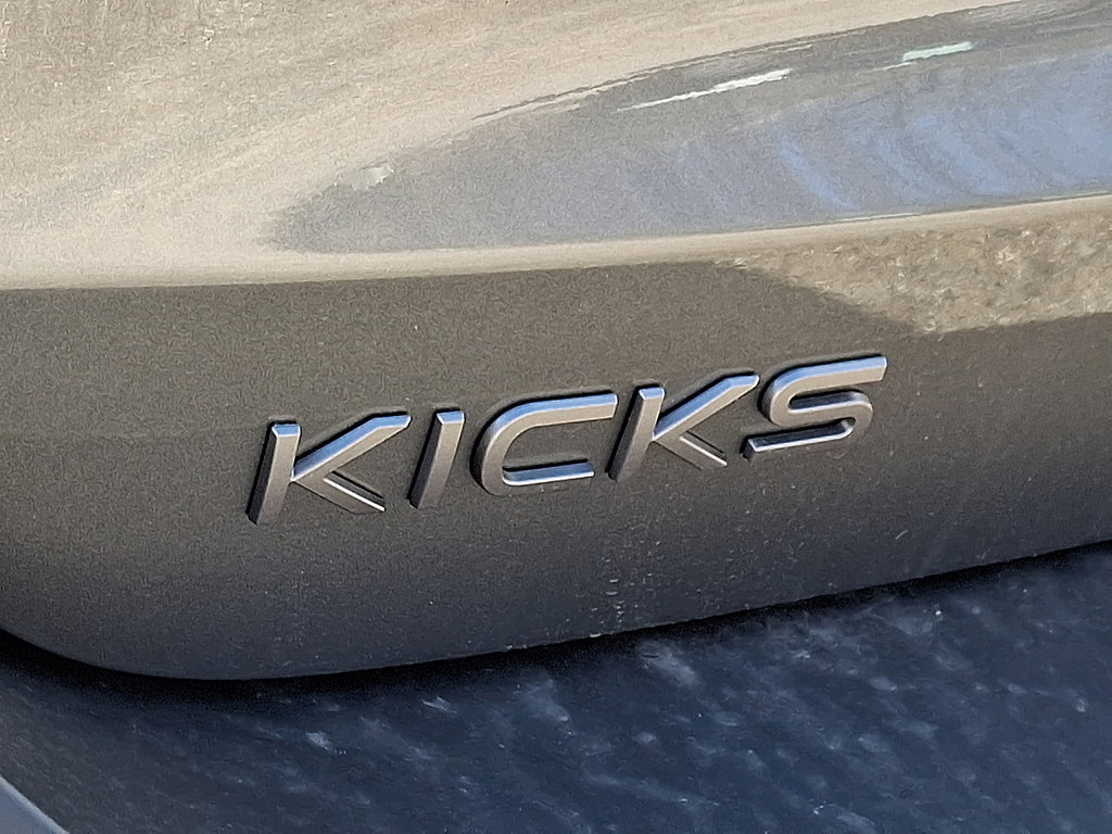 New 2026 Nissan Kicks SR w/ Cold Weather Package AWD/4WD image 12