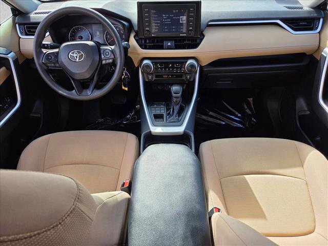 Used 2021 Toyota RAV4 LE image 16