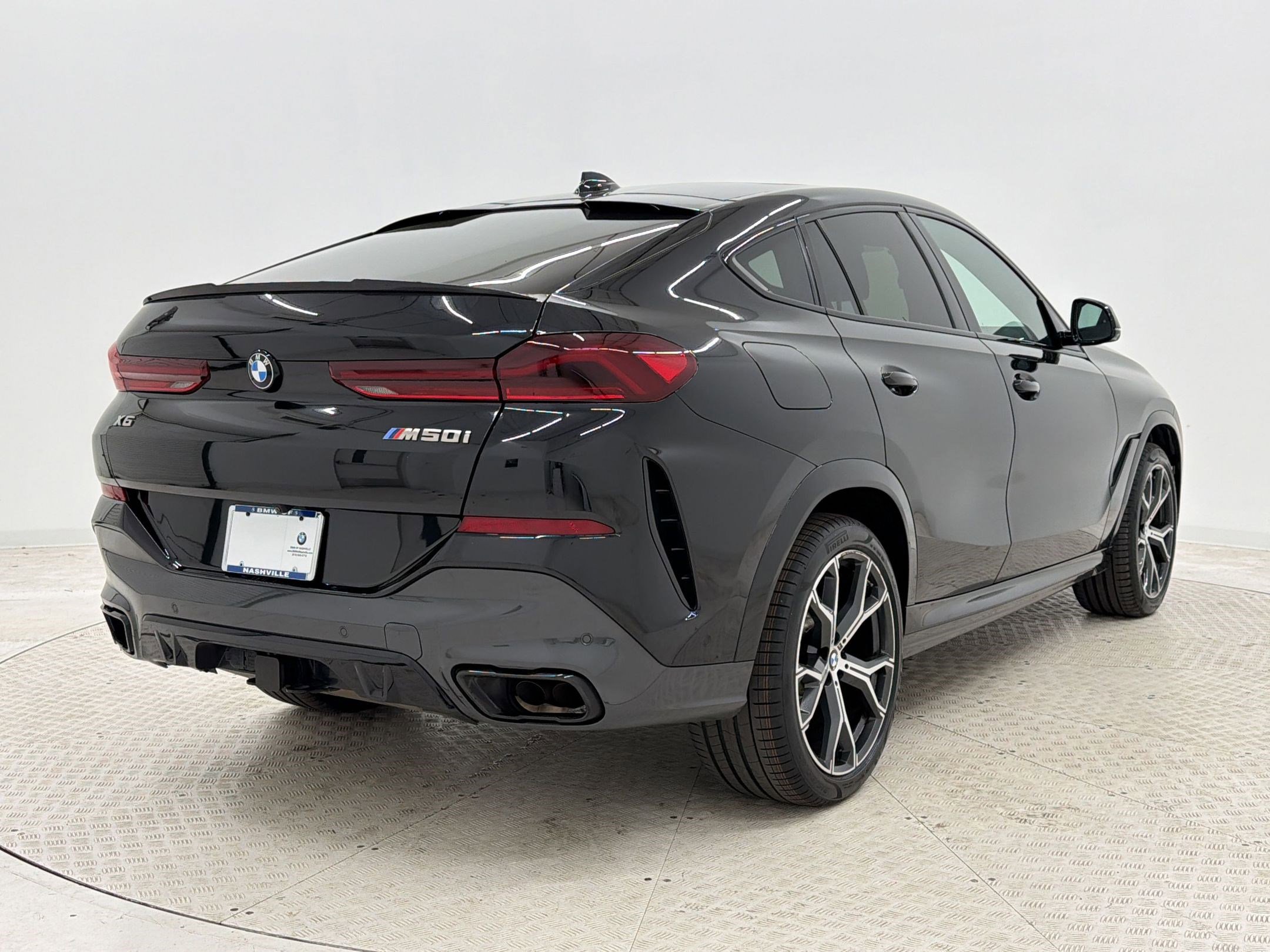 Used 2022 BMW X6 M50i image 9