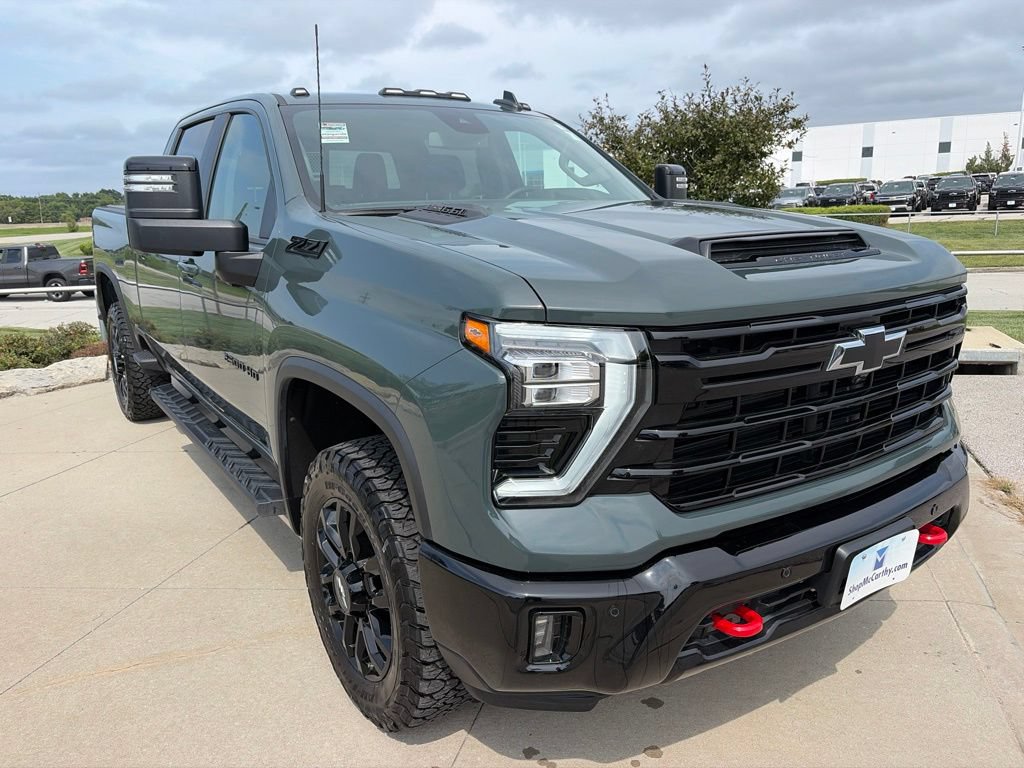 Used 2025 Chevrolet Silverado 2500 LT w/ Trail Boss Package AWD/4WD image 2