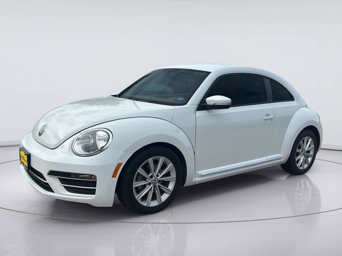 Used 2017 Volkswagen Beetle 1.8T SE FWD image 1