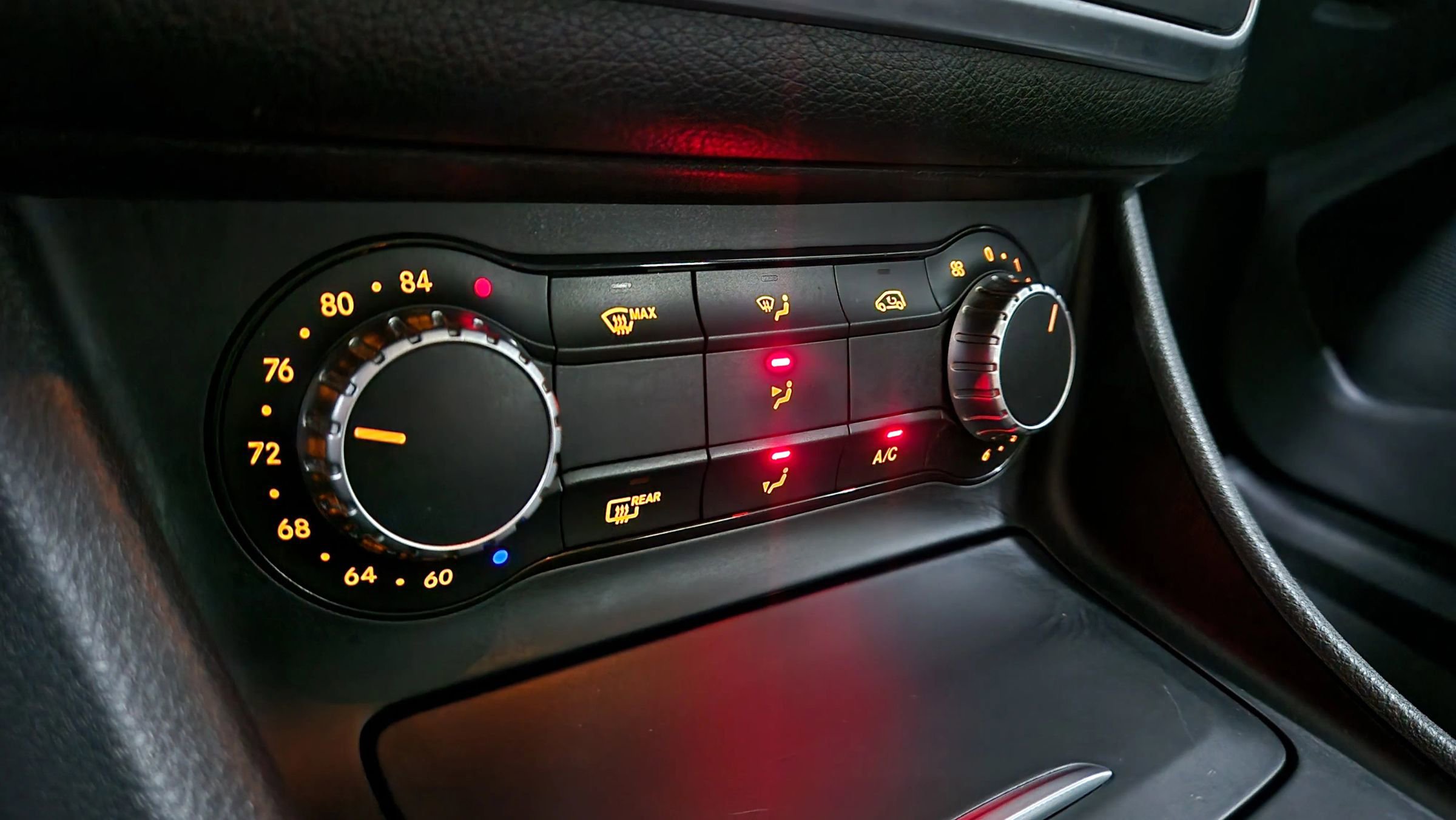 Used 2015 Mercedes-Benz GLA 250 4MATIC image 32