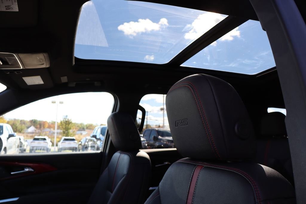 Used 2024 Chevrolet Traverse RS w/ LPO, Floor Liner Package image 32