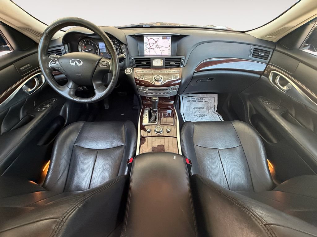 Used 2017 INFINITI Q70 3.7 RWD image 10