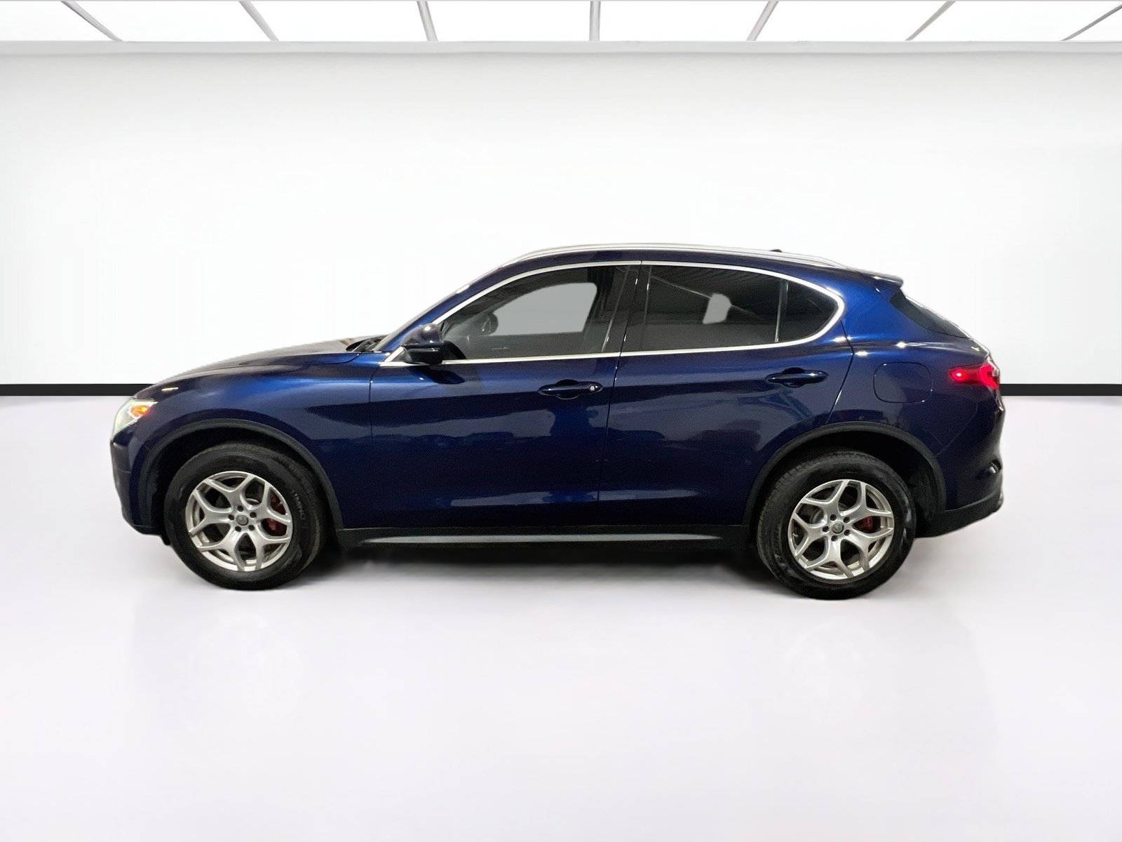 Used 2019 Alfa Romeo Stelvio RWD image 23