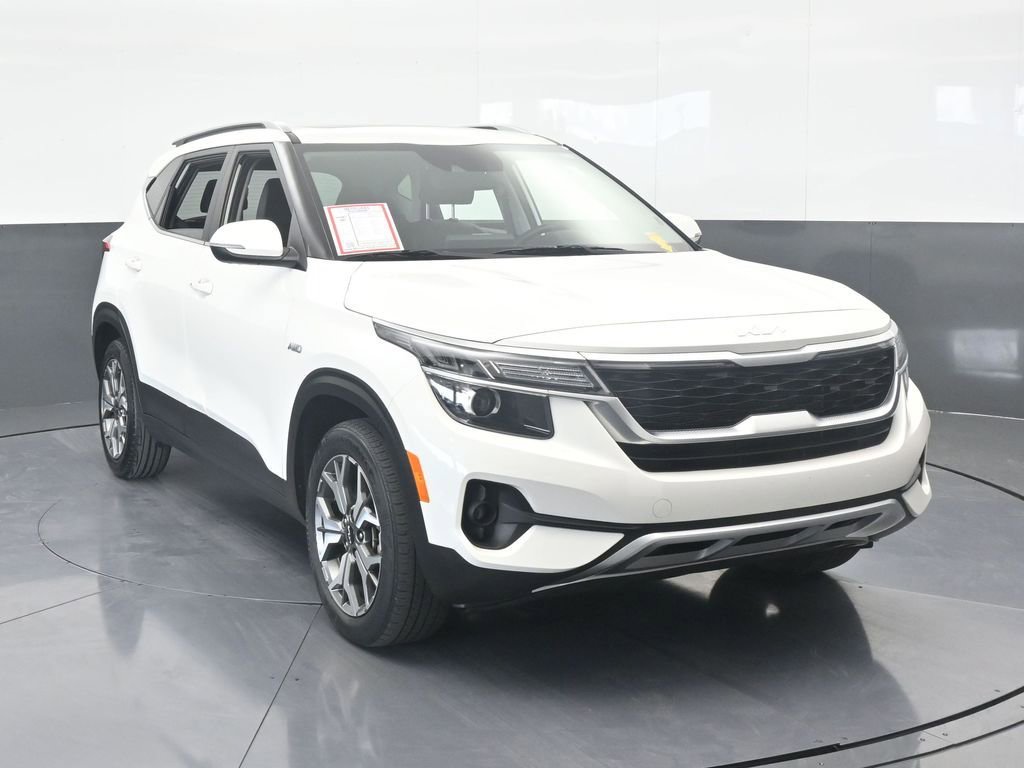 Used 2022 Kia Seltos EX image 9