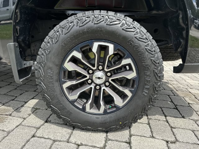 Used 2023 Chevrolet Silverado 1500 LT RWD image 11