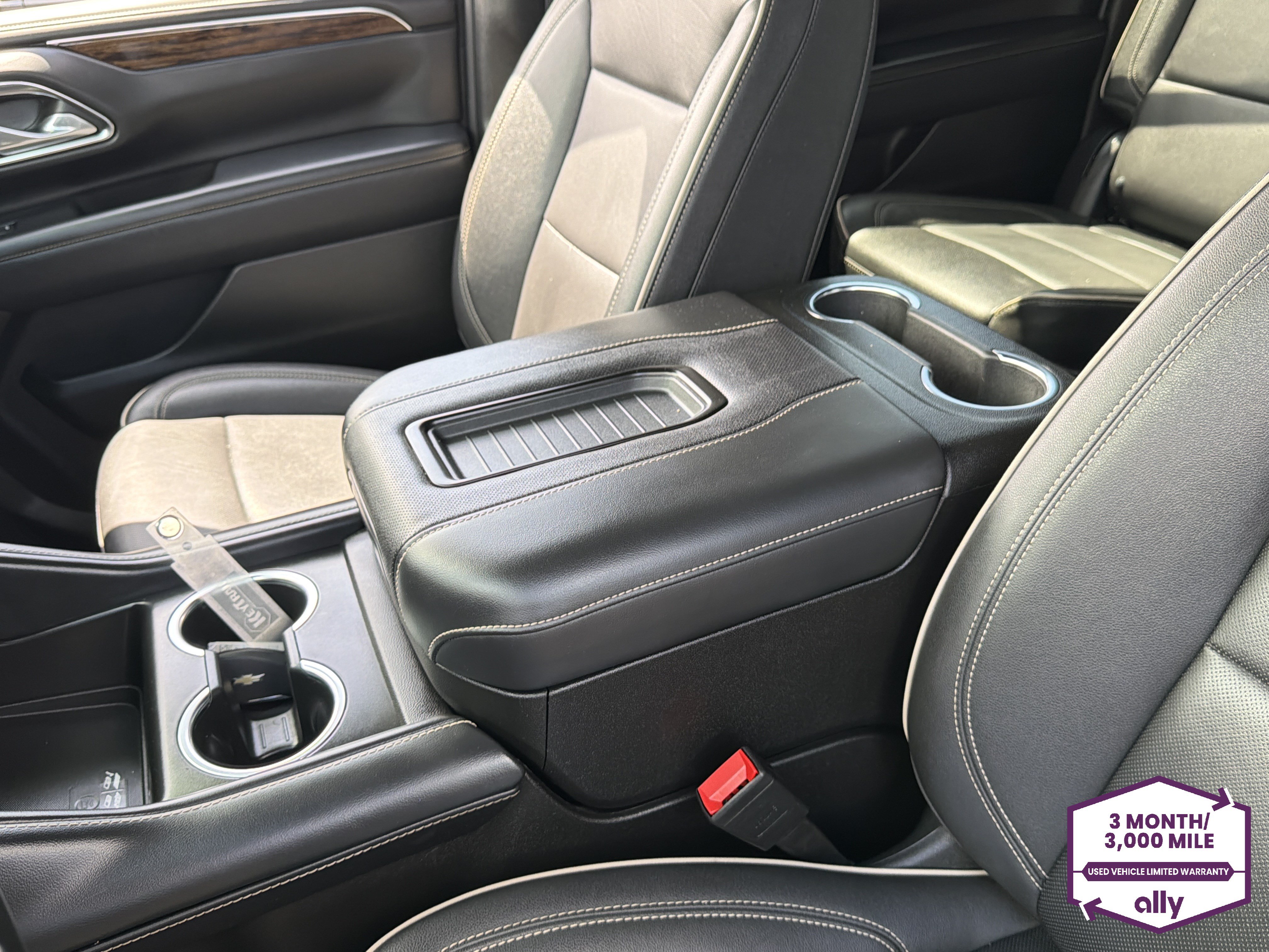 Used 2024 Chevrolet Suburban Premier AWD/4WD image 17