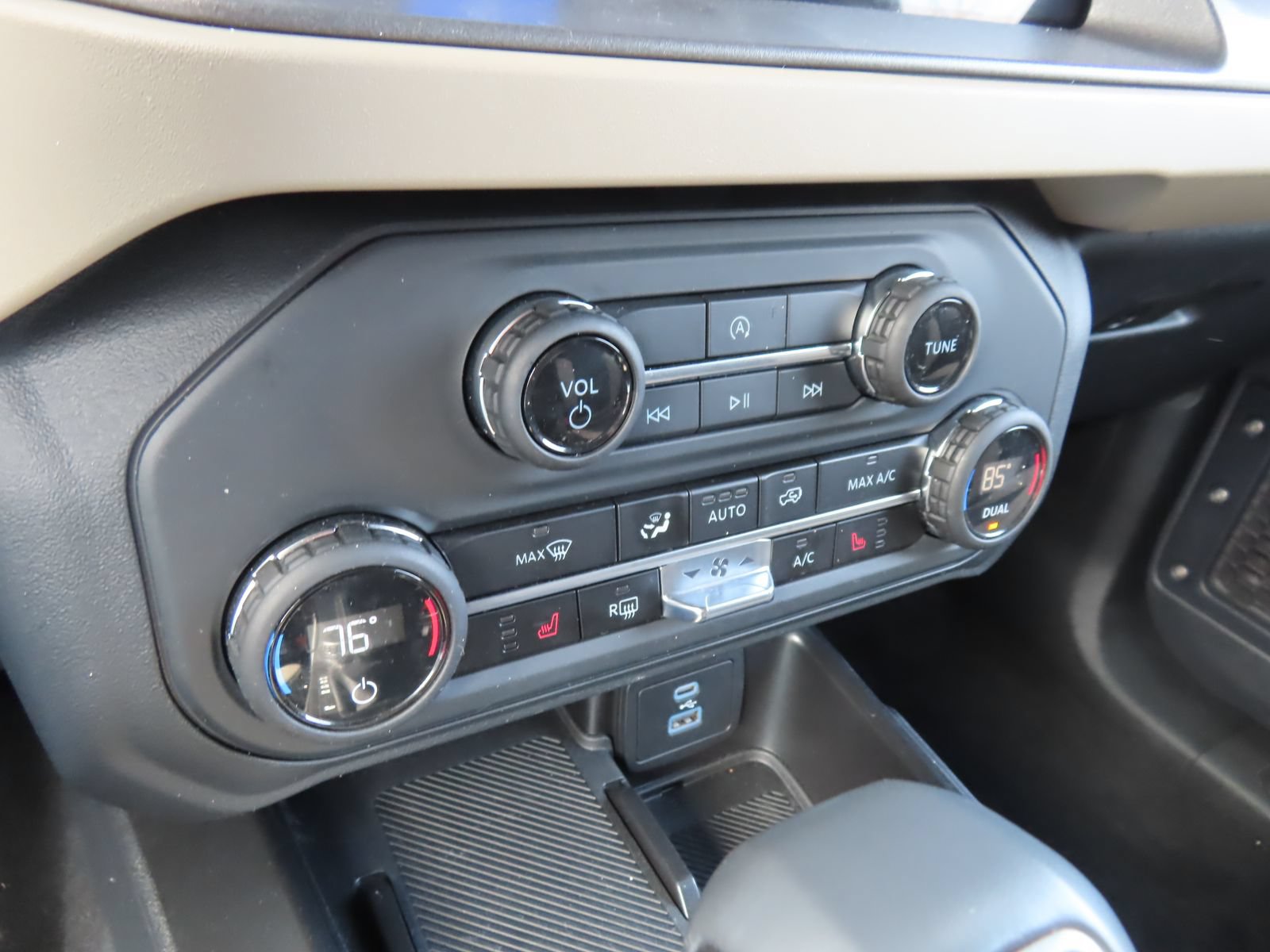 Certified 2025 Ford Bronco Big Bend AWD/4WD image 28
