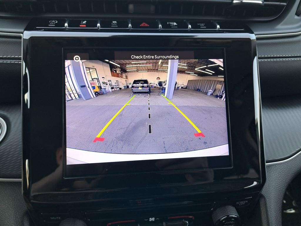 Used 2023 Jeep Grand Cherokee L Laredo image 25