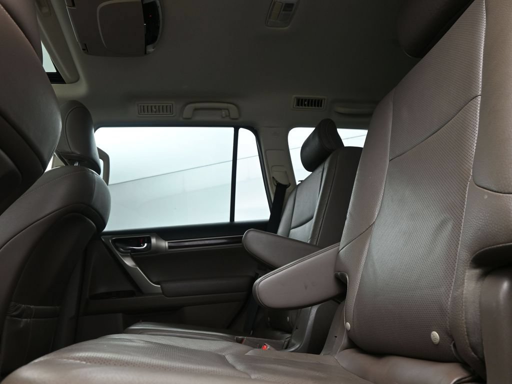 Used 2018 Lexus GX 460 Premium AWD/4WD image 13