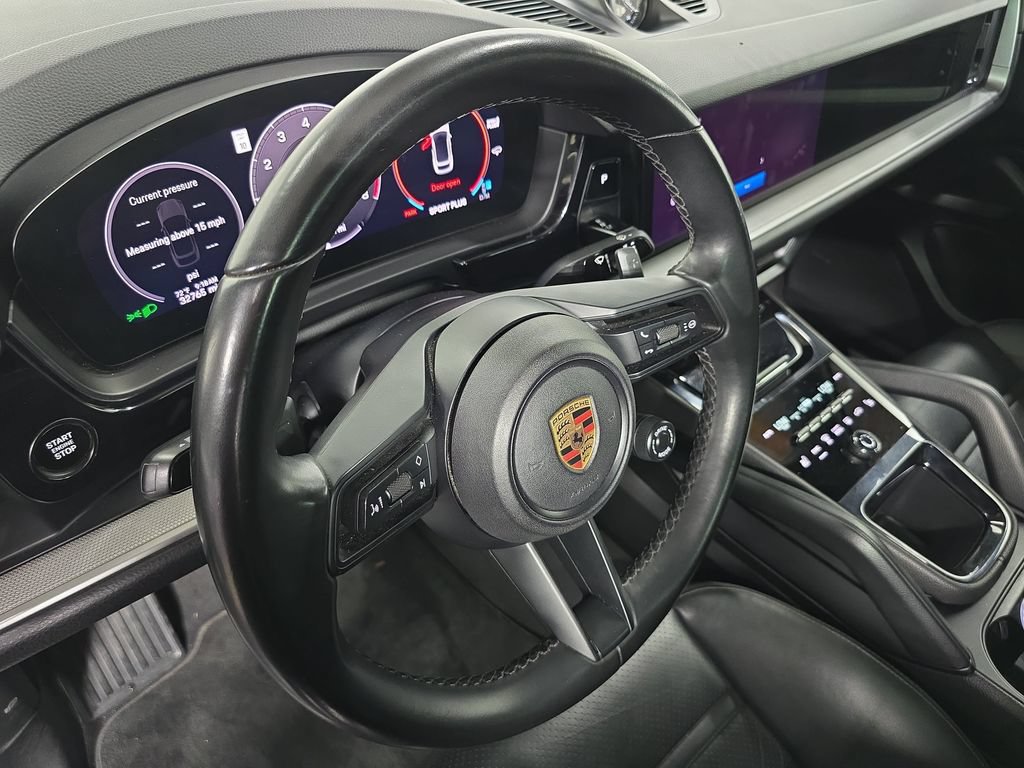 Certified 2024 Porsche Cayenne S AWD/4WD image 4