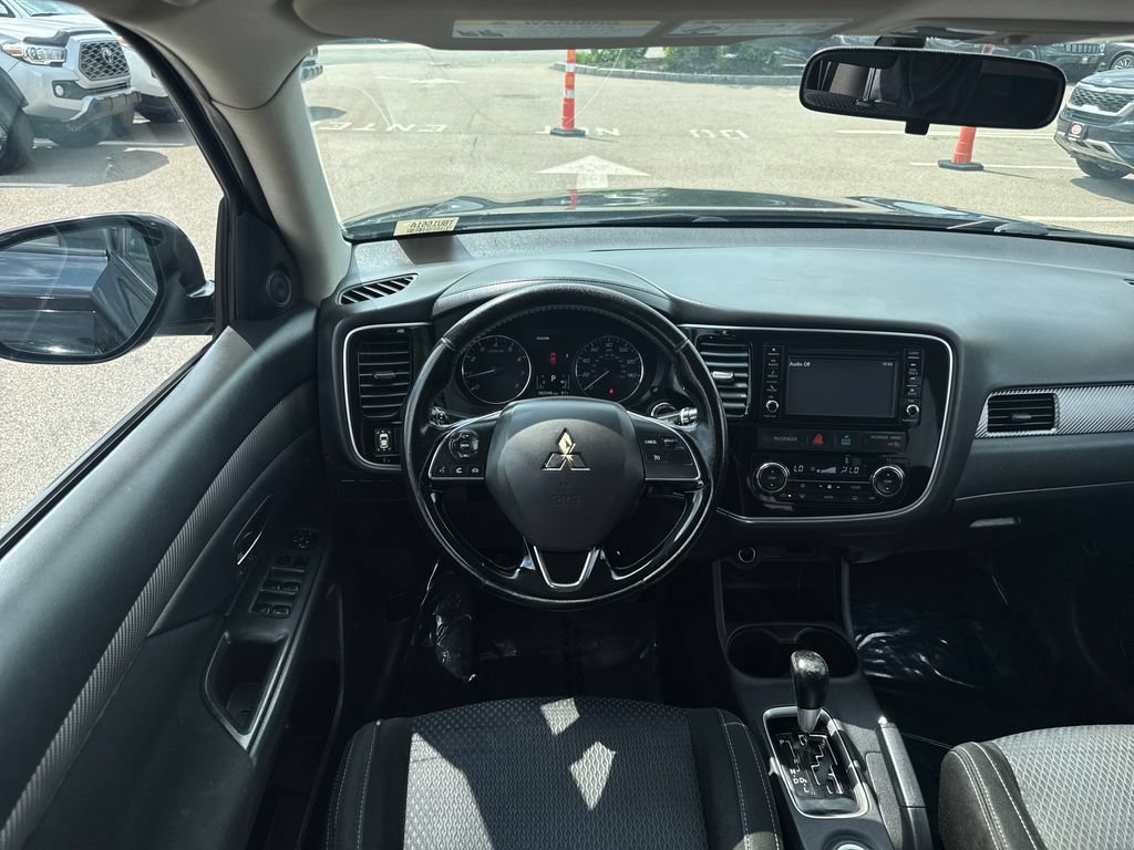 Used 2016 Mitsubishi Outlander SE AWD/4WD image 12