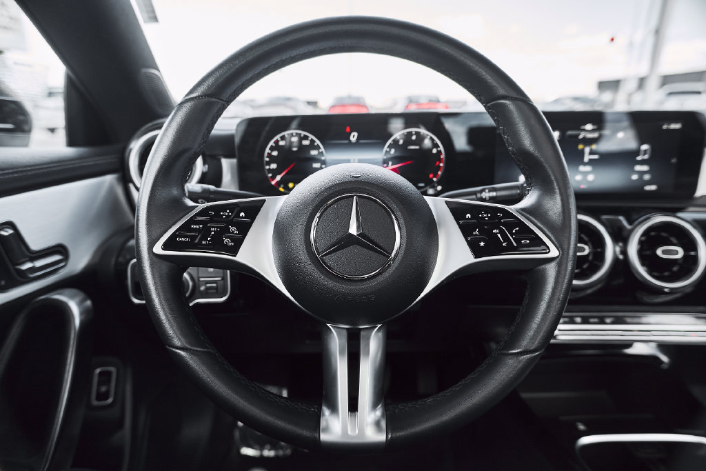 Used 2025 Mercedes-Benz CLA 250 4MATIC image 33