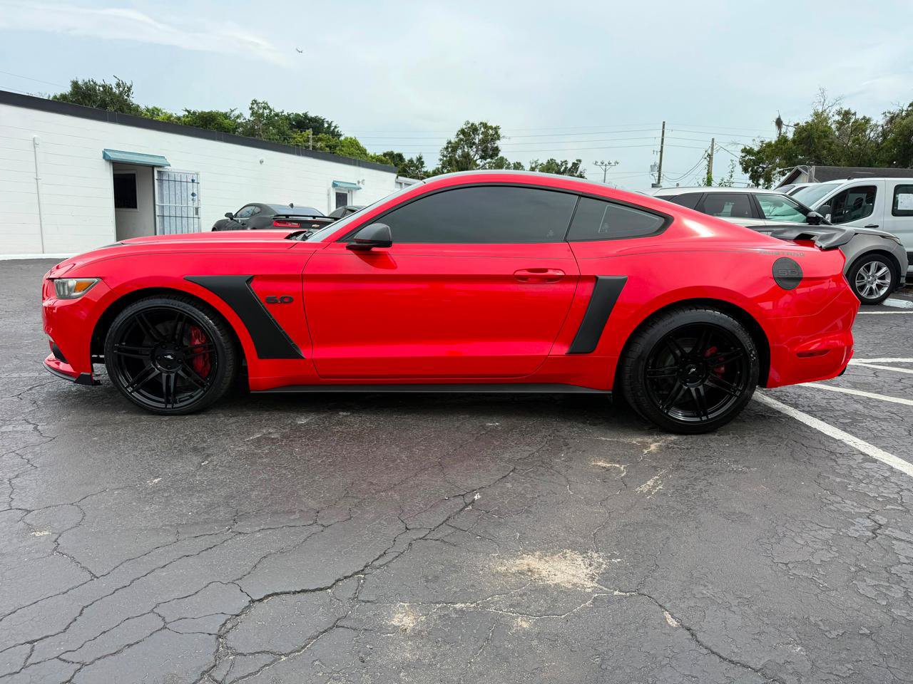 Used 2016 Ford Mustang GT RWD image 4