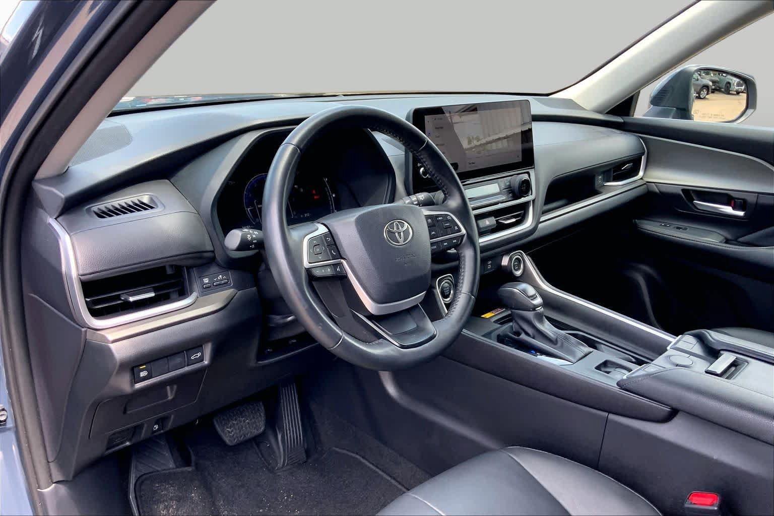 Used 2025 Toyota Grand Highlander FWD image 18