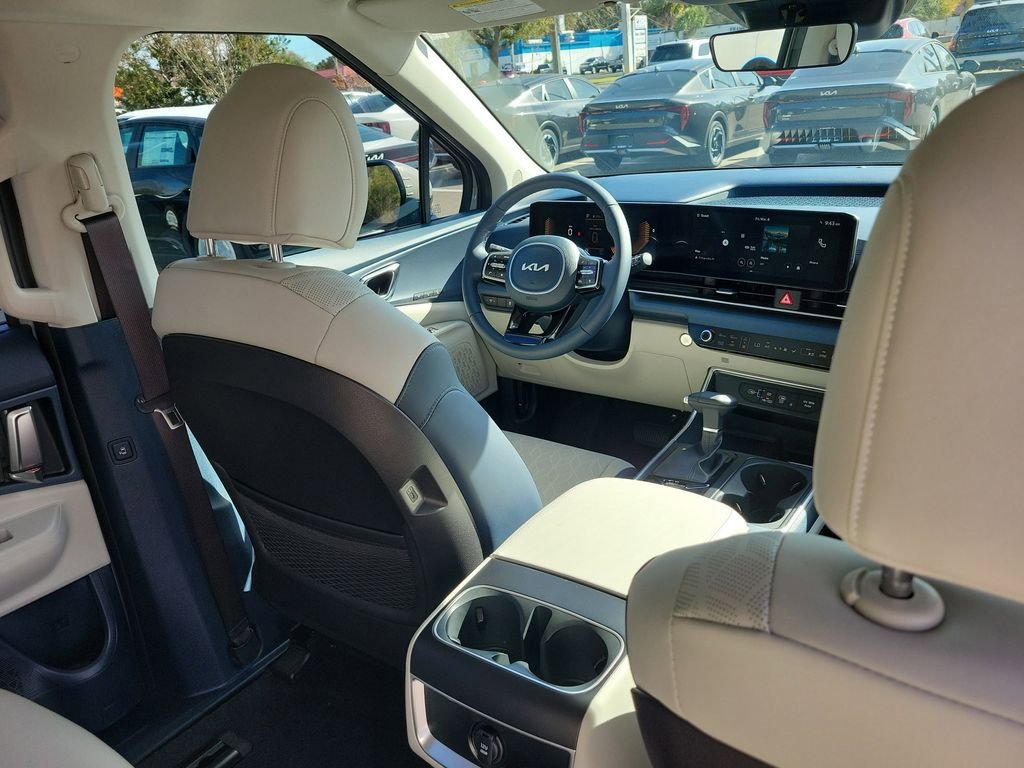 New 2026 Kia Carnival EX FWD image 13