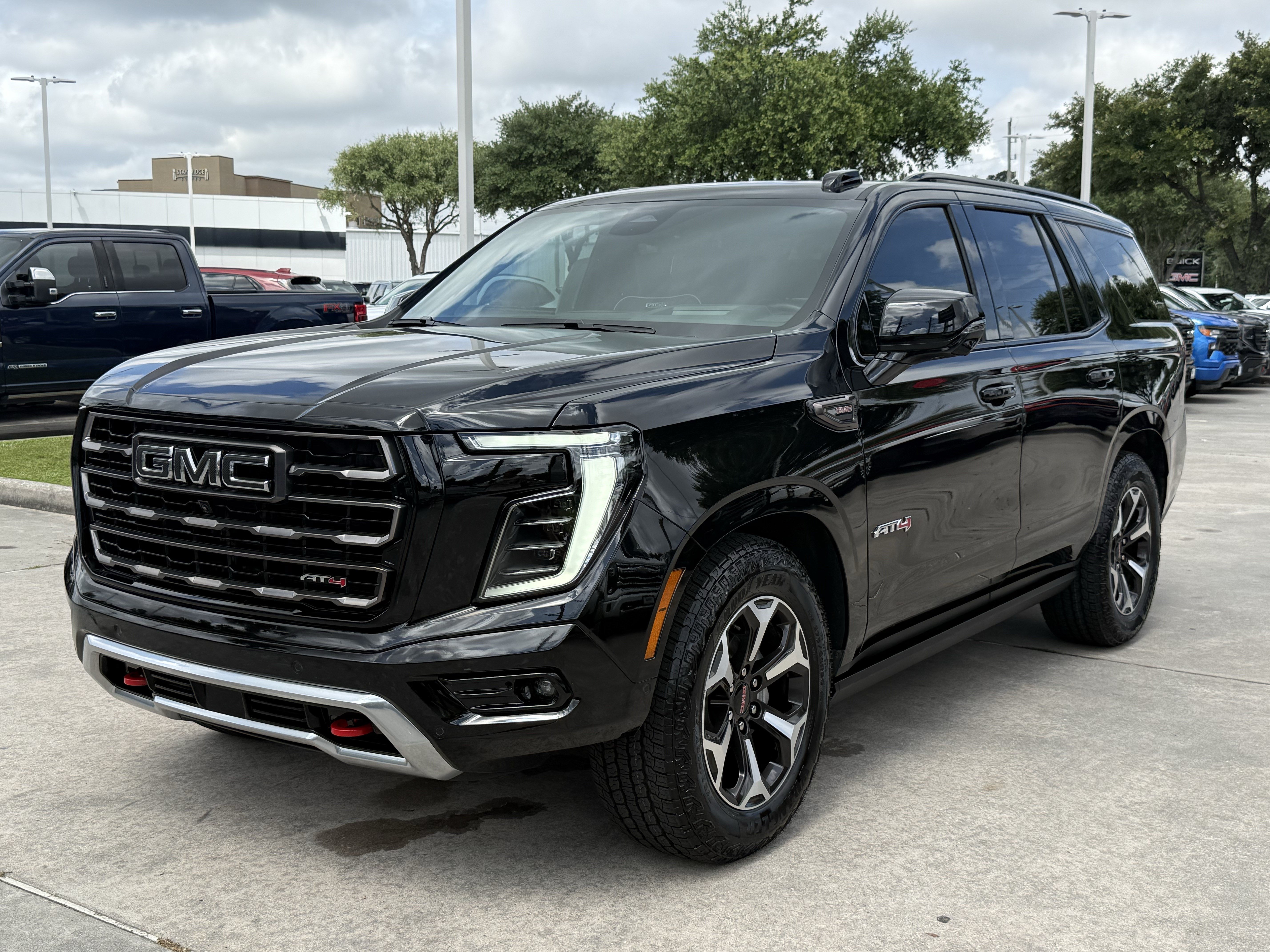 Used 2026 GMC Yukon AT4 Ultimate w/ LPO, Floor Liner Package AWD/4WD image 9