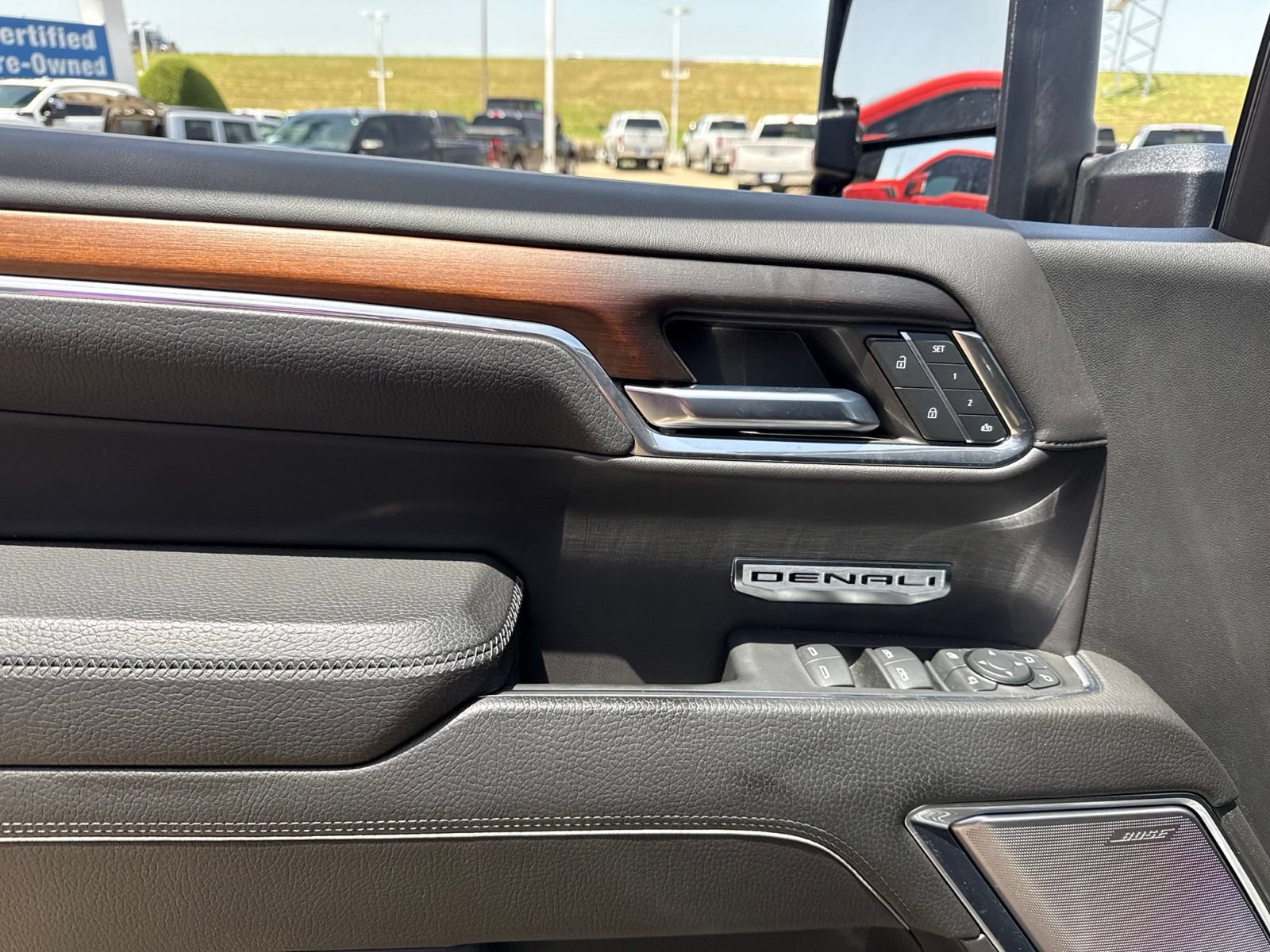 Used 2024 GMC Sierra 1500 Denali w/ Denali Reserve Package AWD/4WD image 13