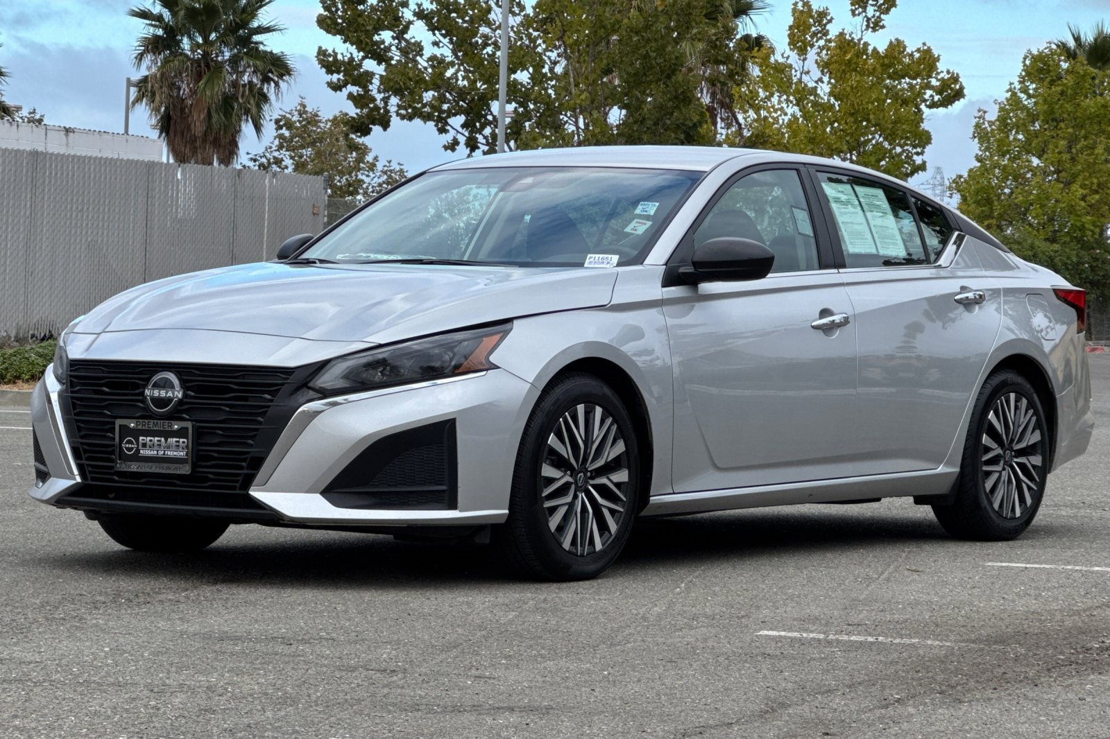 Used 2024 Nissan Altima 2.5 SV image 8