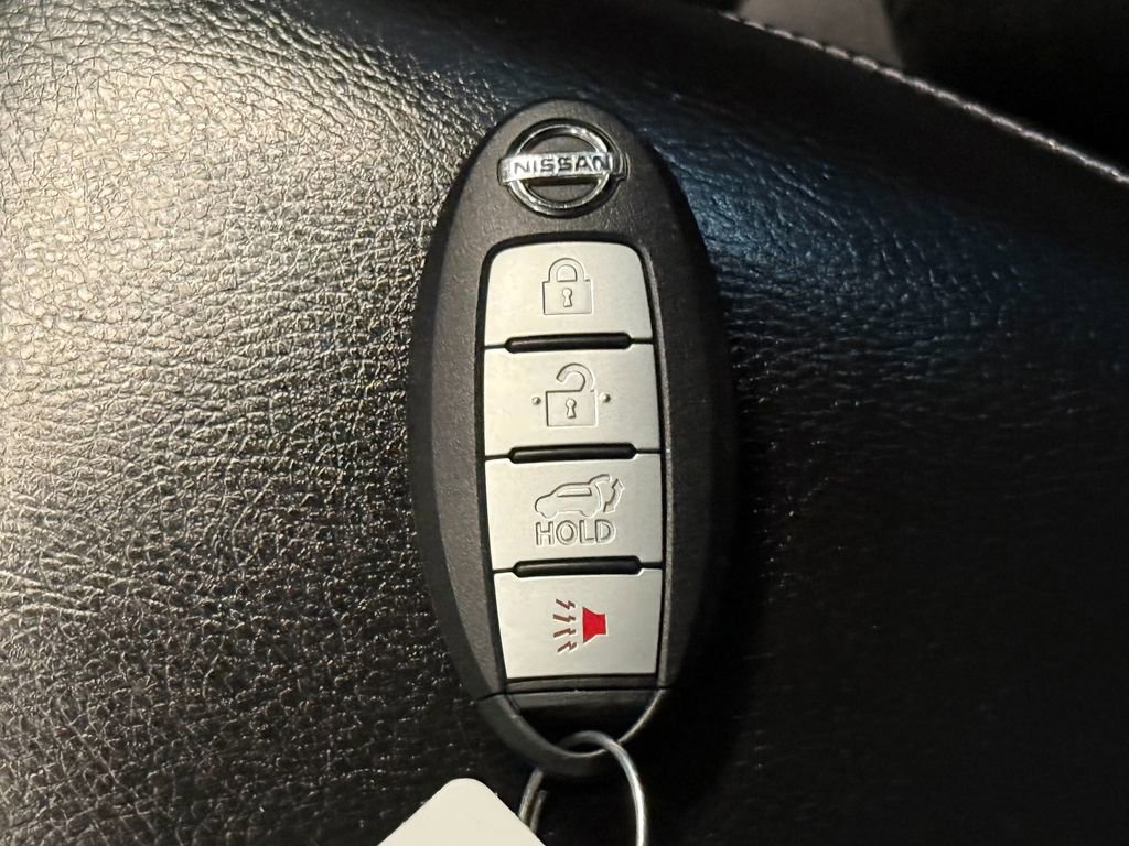 Used 2016 Nissan Rogue SV w/ SV Premium Package AWD/4WD image 17