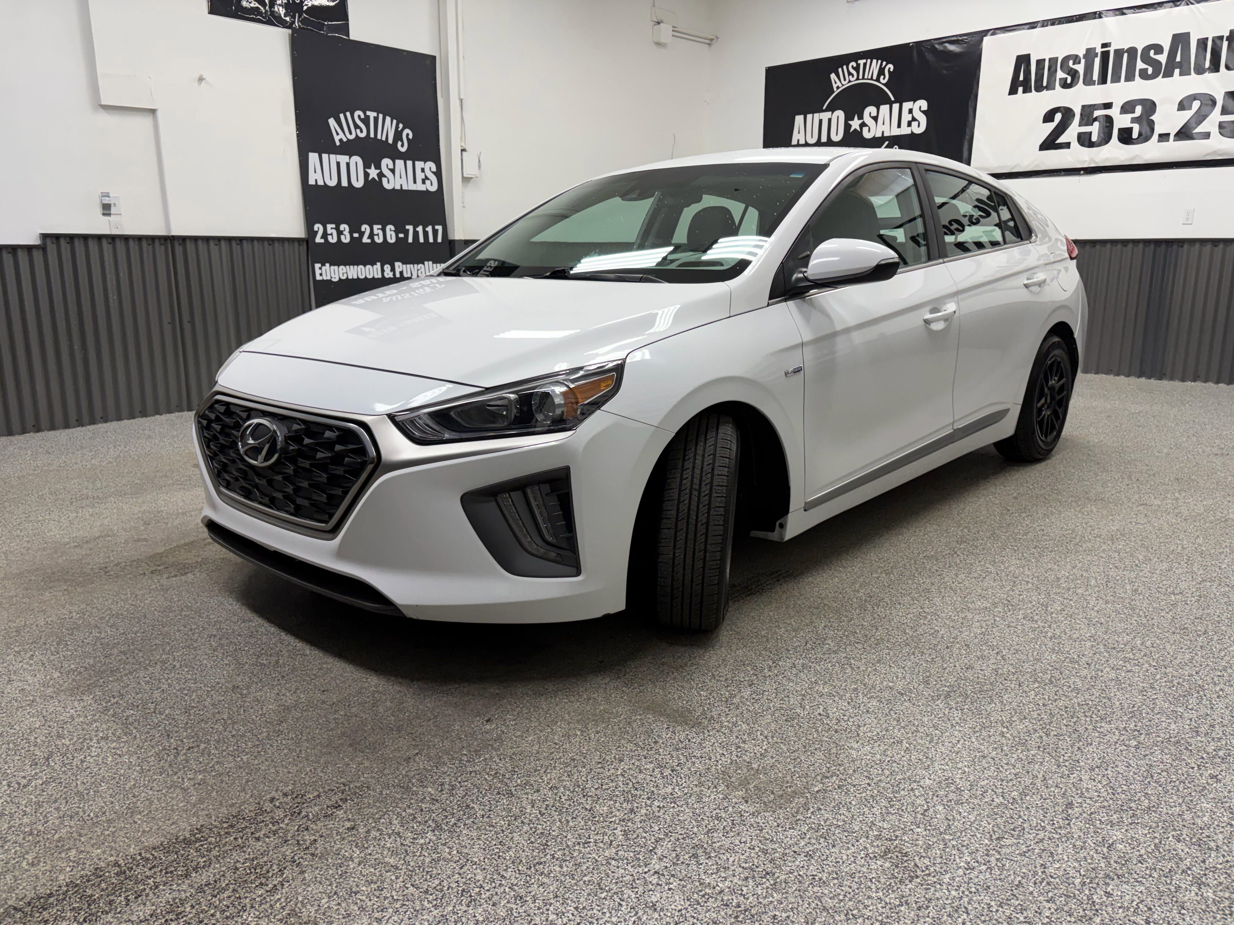 Used 2020 Hyundai Ioniq SE image 6