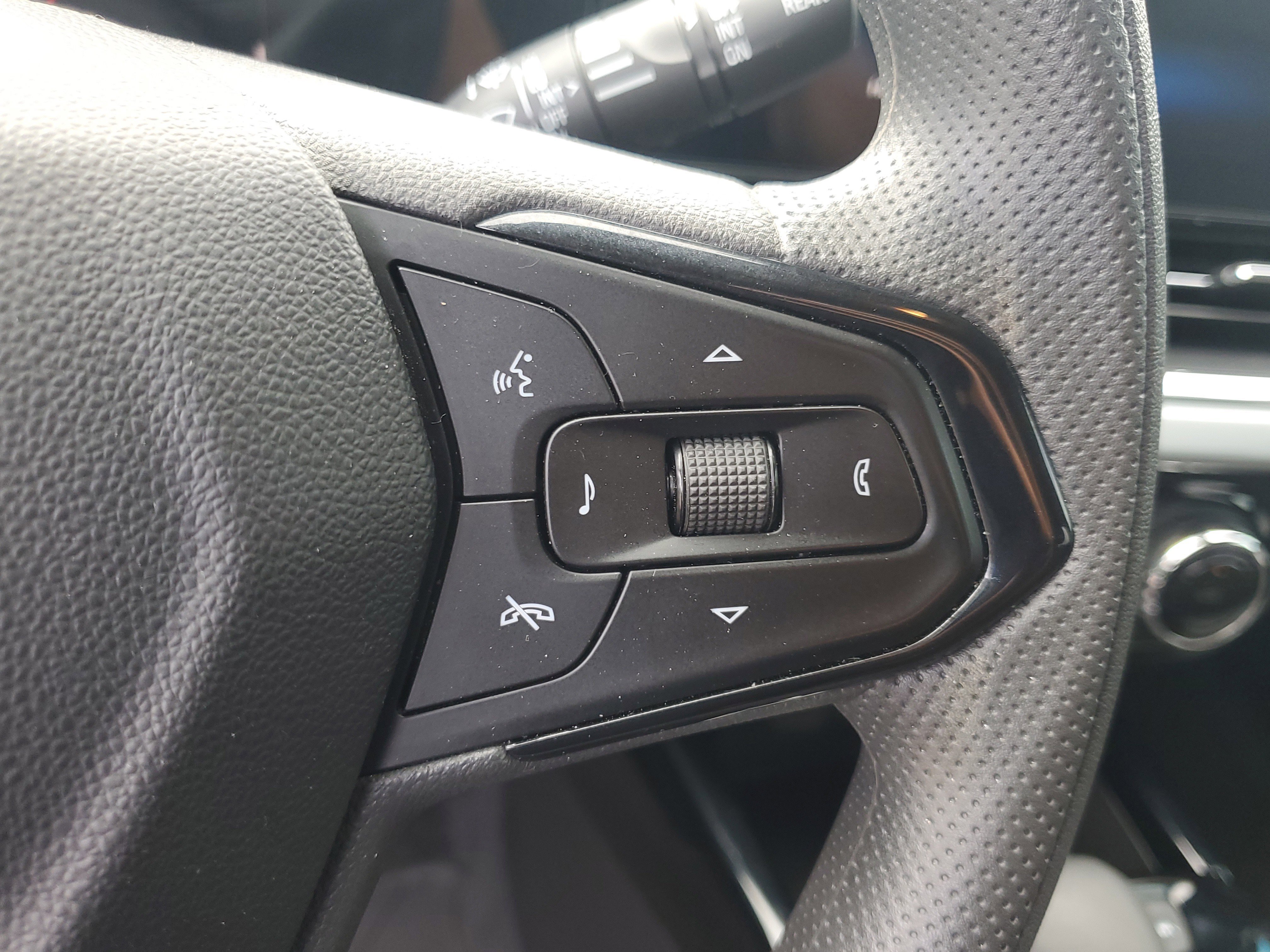 Used 2025 Chevrolet Trax LT image 16