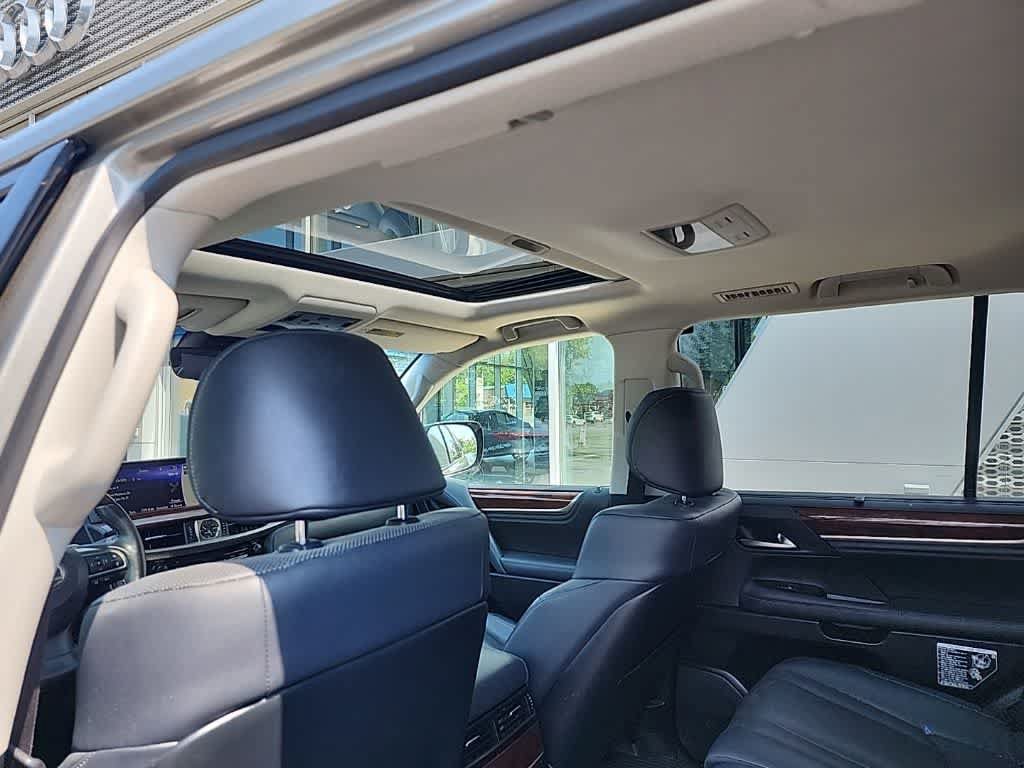 Used 2021 Lexus LX 570 4WD w/ Luxury Package image 8