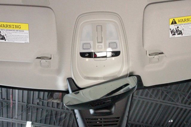 Used 2025 Volvo XC90 B6 Ultra w/ Protection Package image 9