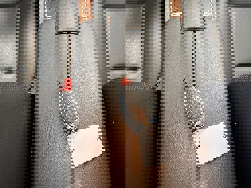 Used 2012 Mercedes-Benz E 350 4MATIC Sedan image 35