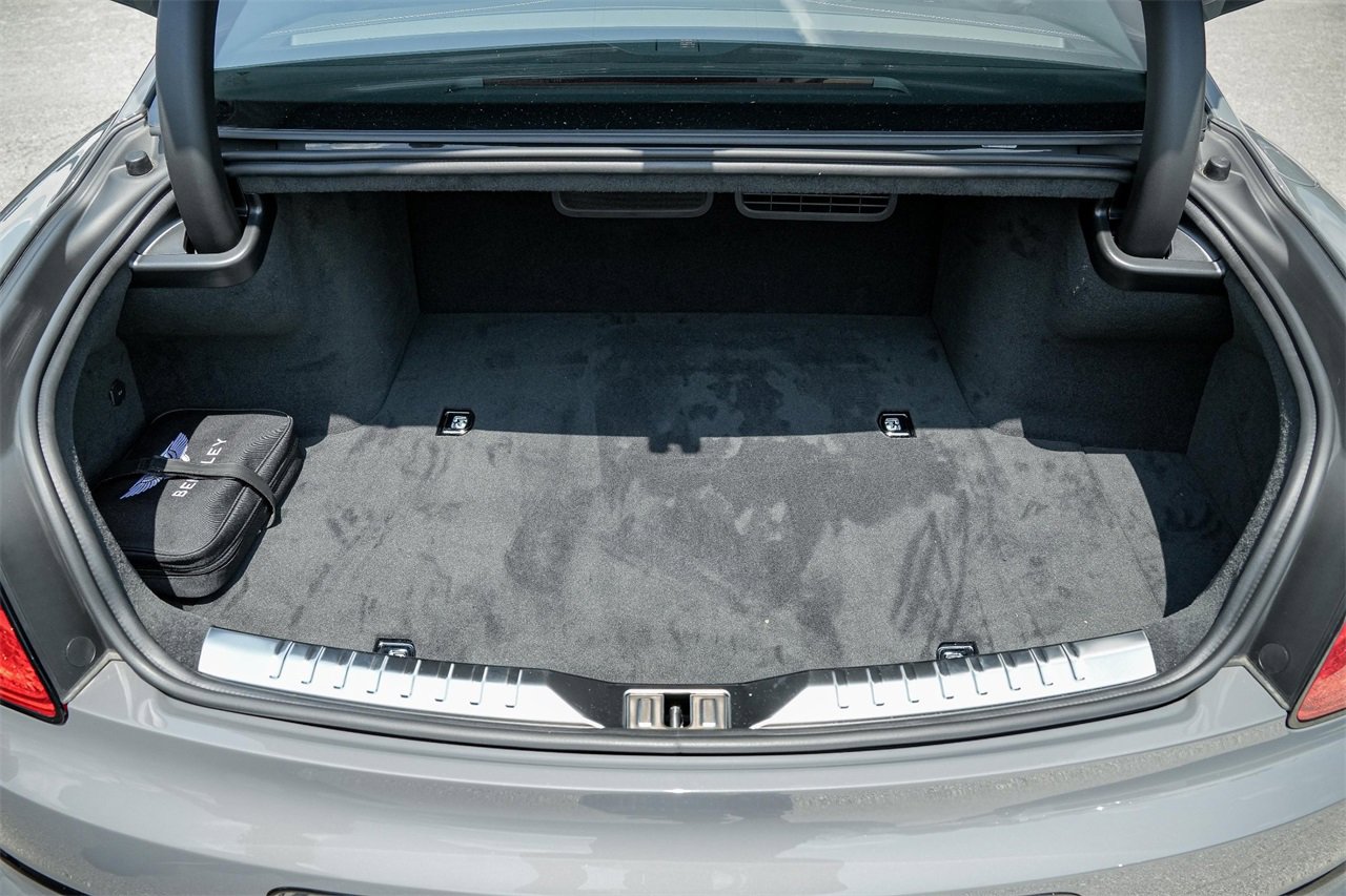 New 2025 Bentley Flying Spur Plug-In Hybrid image 40