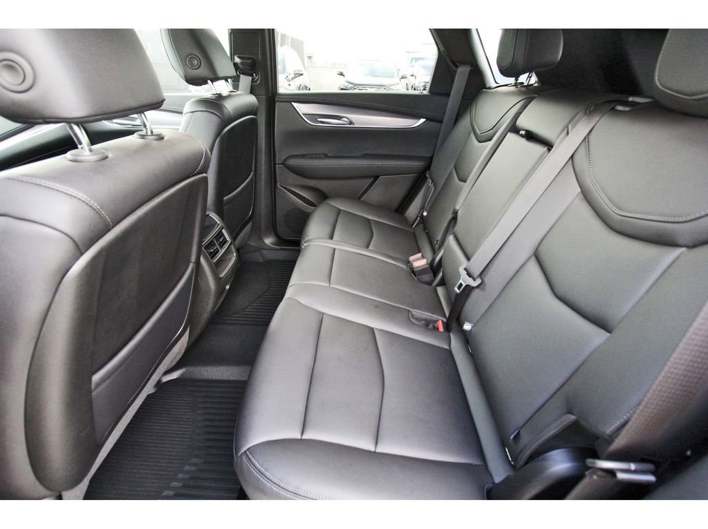 Certified 2025 Cadillac XT5 Luxury image 7