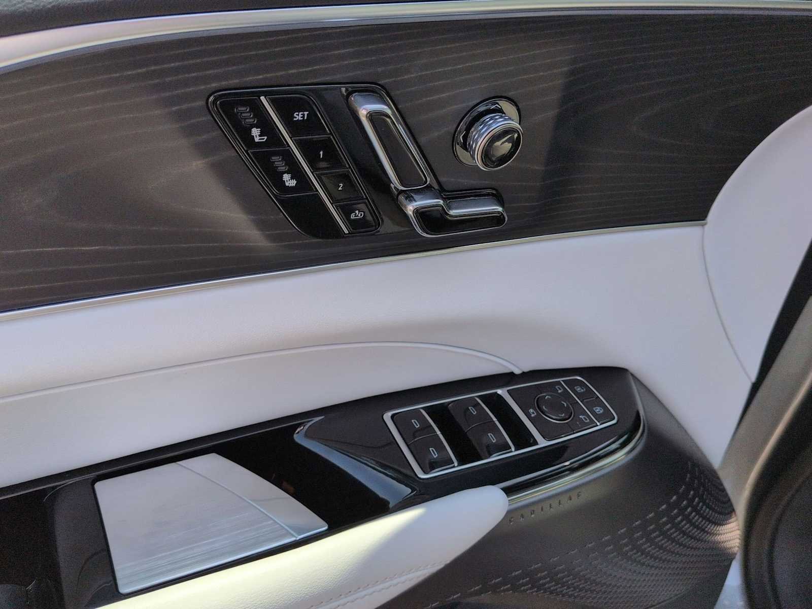 Used 2025 Cadillac Lyriq Sport AWD/4WD image 11