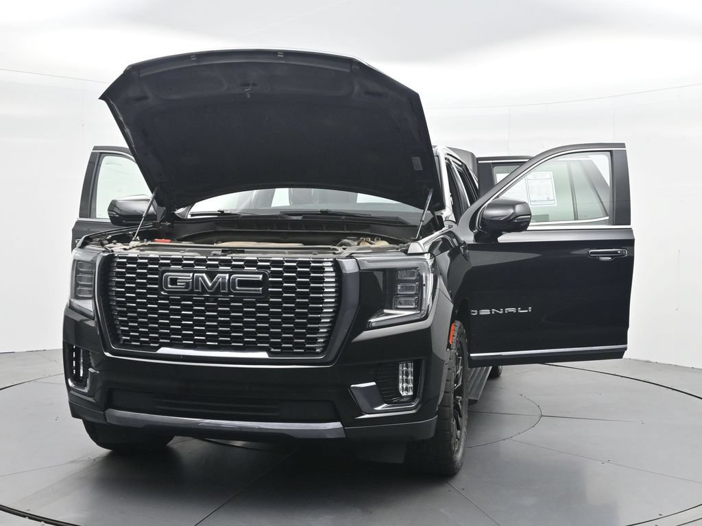 Used 2023 GMC Yukon Denali Ultimate AWD/4WD image 35