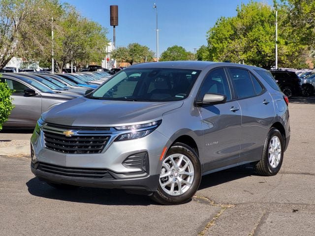 Used 2024 Chevrolet Equinox LS FWD image 2
