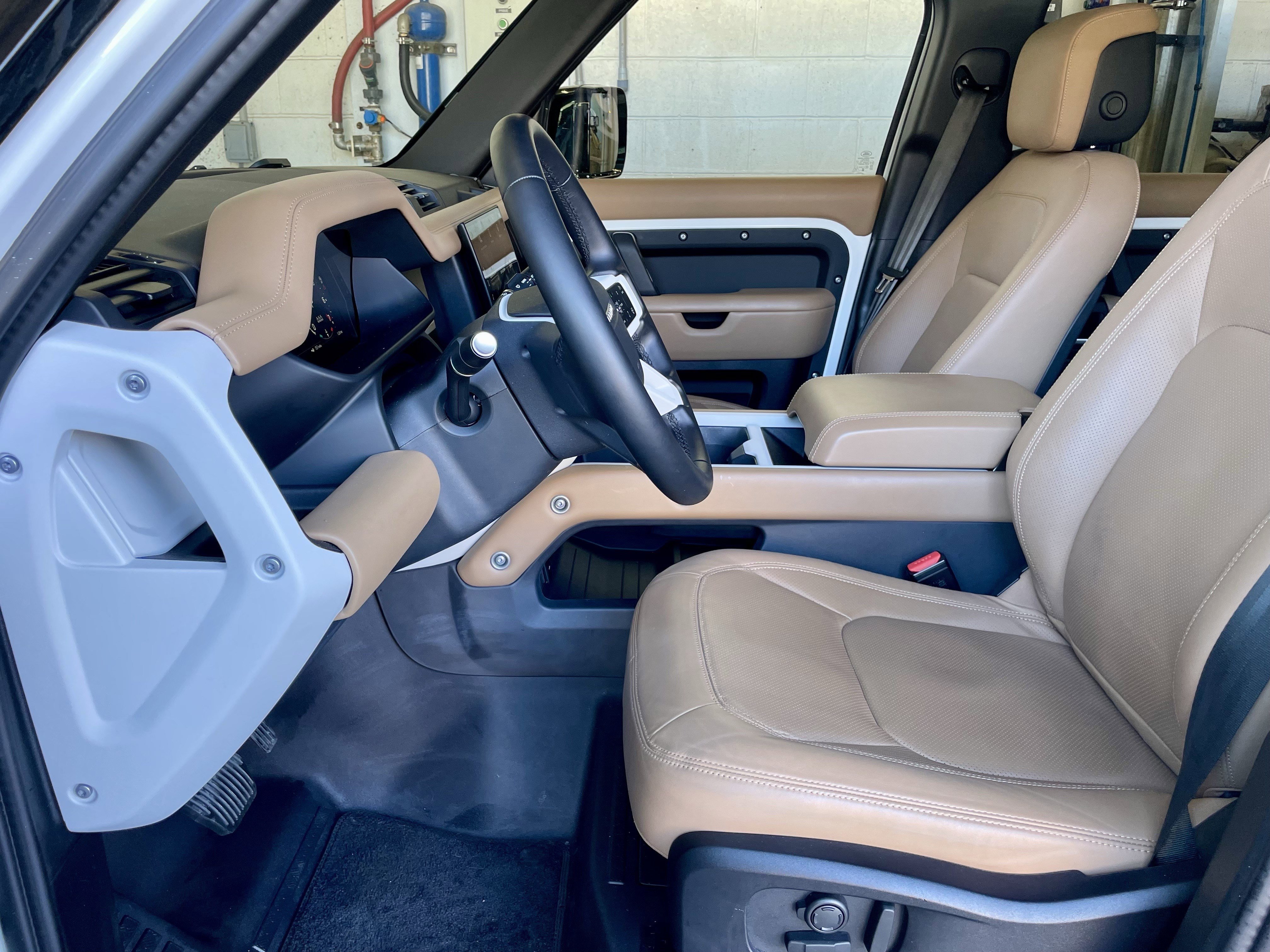 Certified 2025 Land Rover Defender 110 X-Dynamic SE image 14