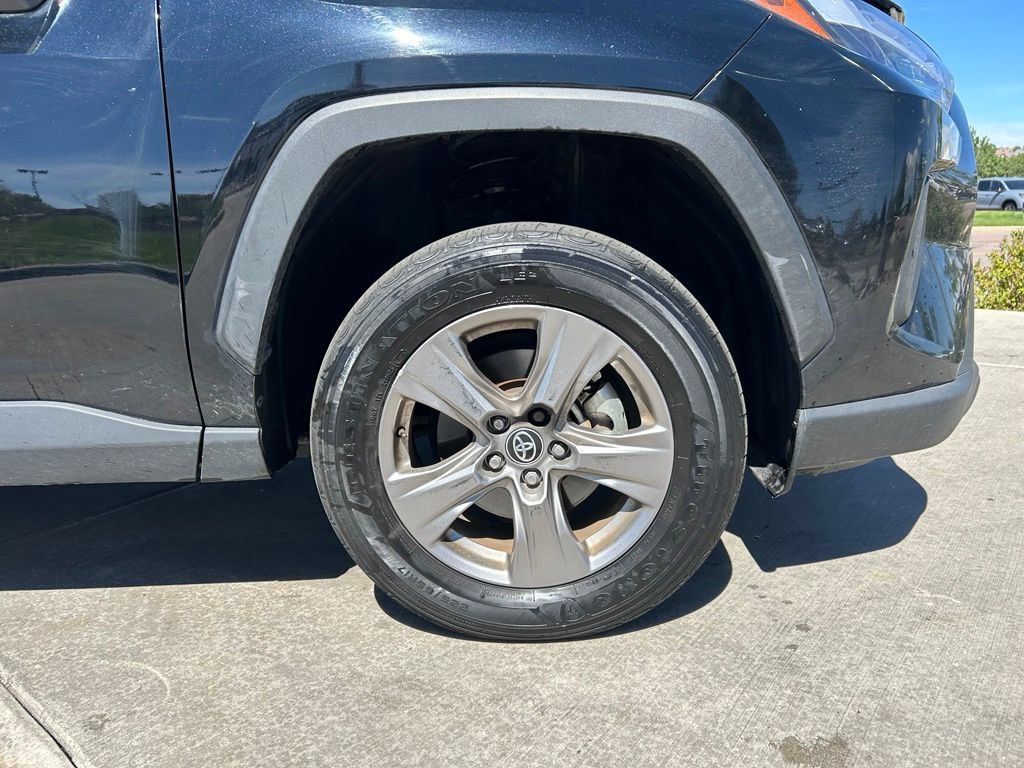 Used 2025 Toyota RAV4 XLE AWD/4WD image 33