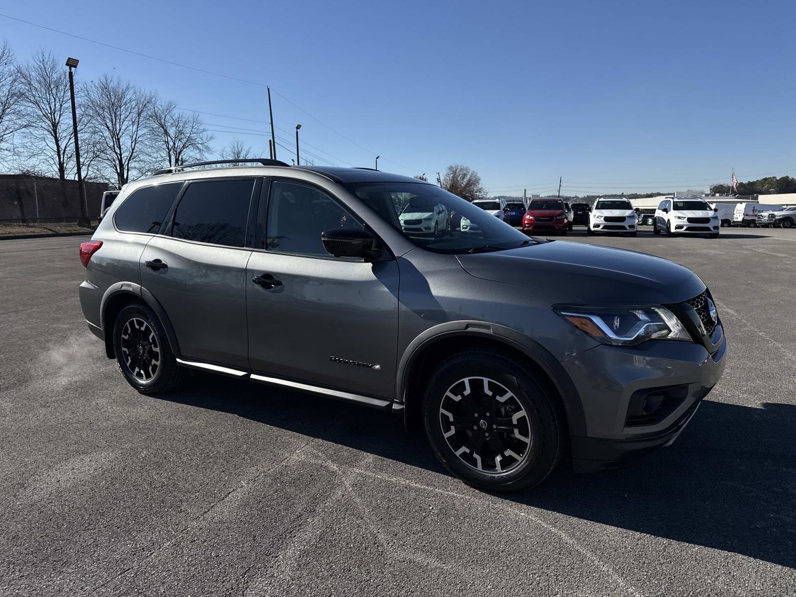Used 2020 Nissan Pathfinder SL image 2