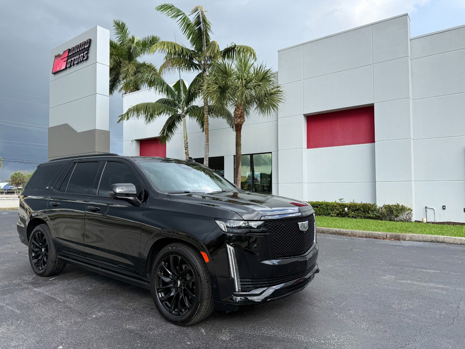 Used 2021 Cadillac Escalade Sport Platinum AWD/4WD image 1