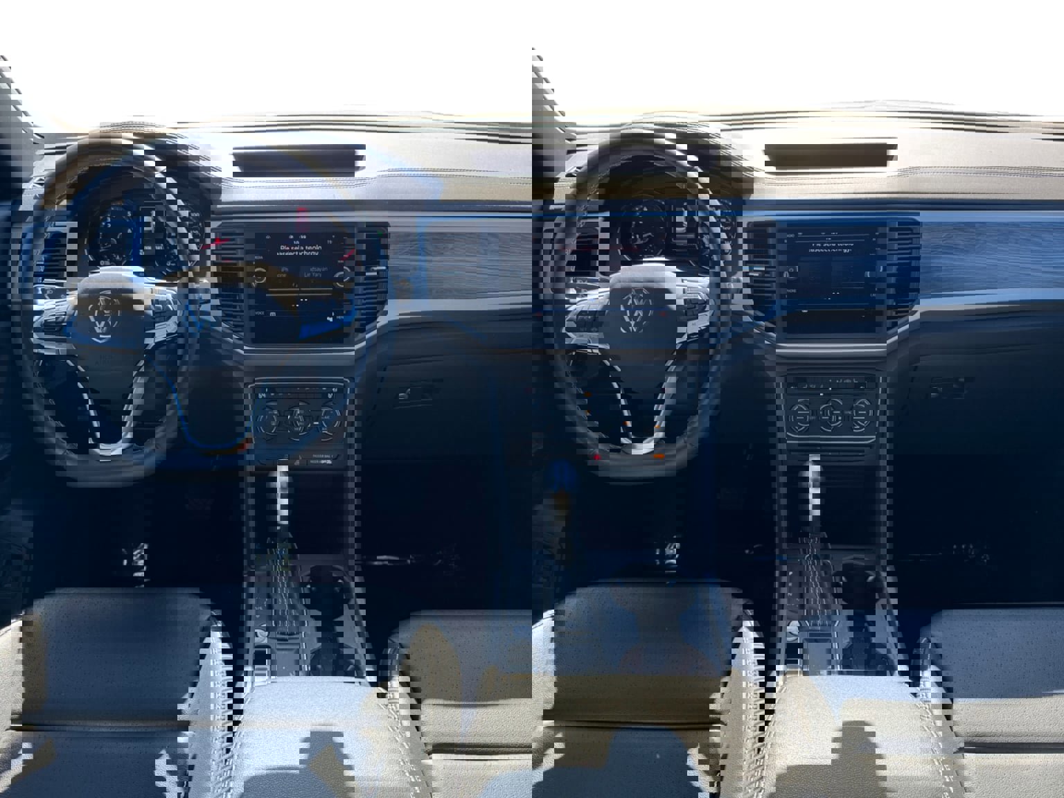 Used 2021 Volkswagen Atlas Cross Sport SE image 12