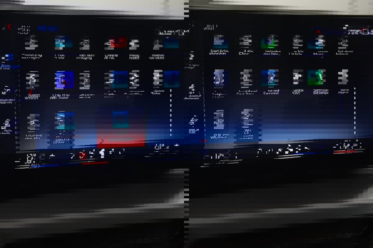 Used 2025 BMW M240i Coupe image 43