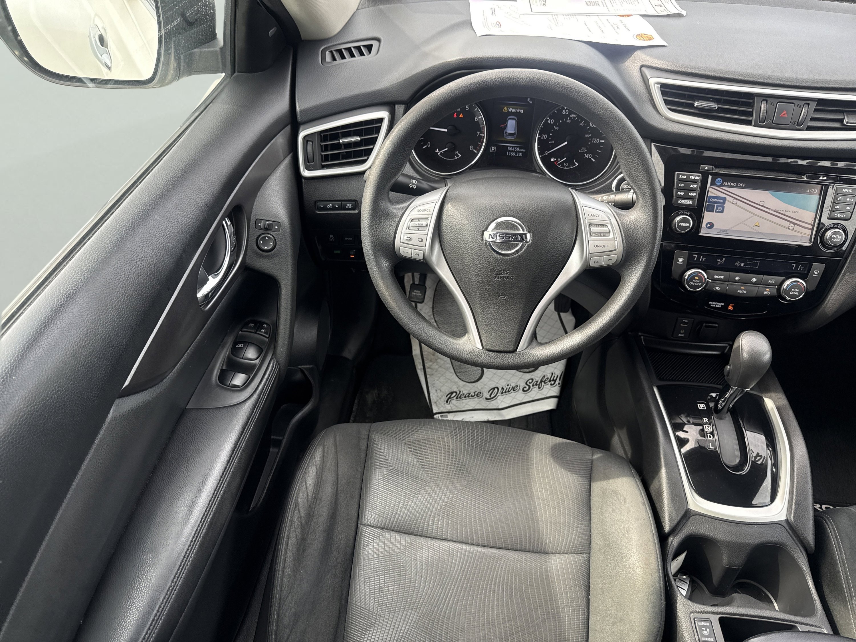 Used 2016 Nissan Rogue SV w/ SV Premium Package image 15